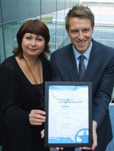 Marcella MRabety, Stansted Airport’s CSR Manager, and Chris Wiggan, Head of Public Affairs, with the commendation certificate awarded to Stansted Airport. 